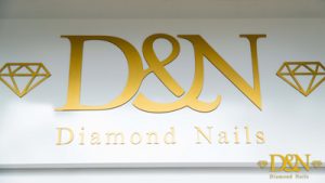 D & N DIAMOND NAILS